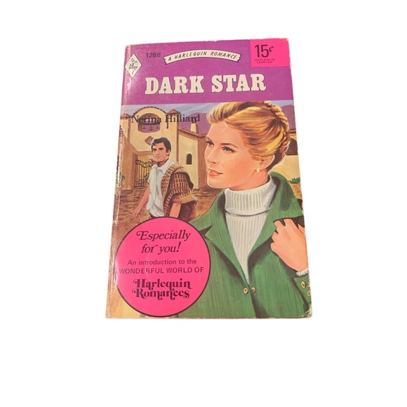 Vintage Book Dark Star A Harlequin Romance Nerina Hilliard 1973 - Picture 1 of 4